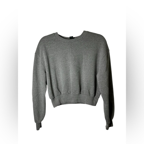 Wild Fable Gray Cropped Crewneck Sweatshirt Women’s Medium Fleece Pullover - Picture 1 of 5